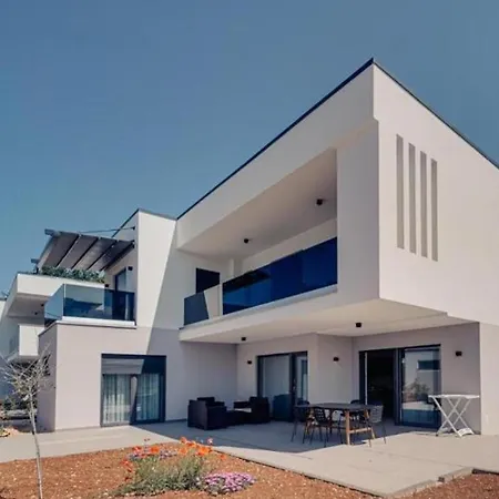 Nico Apartment