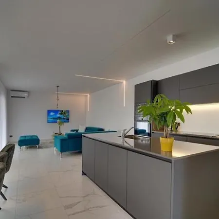 Nico Apartment *